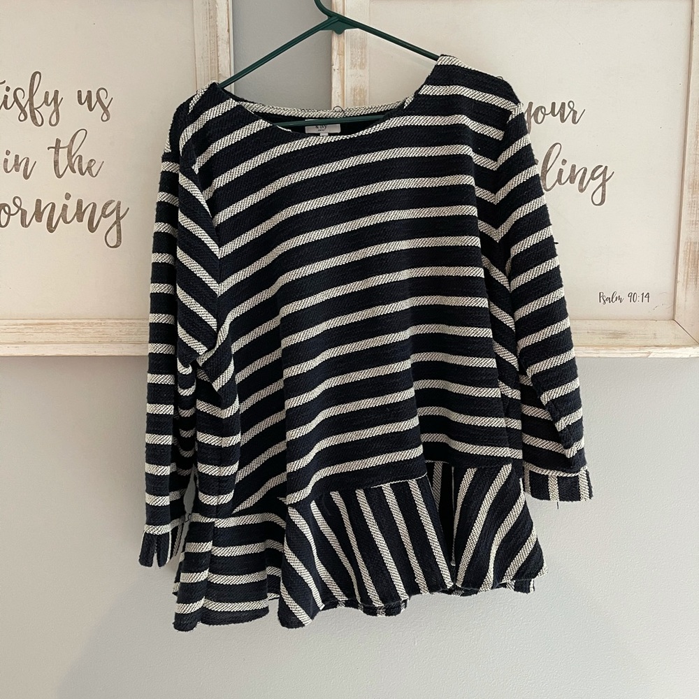 Crown & Ivy Top